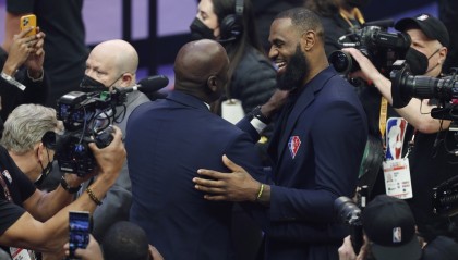 霍华德问ChatGPT历史前十 后者给出答案：乔詹勾环魔 帅伯邓科奥